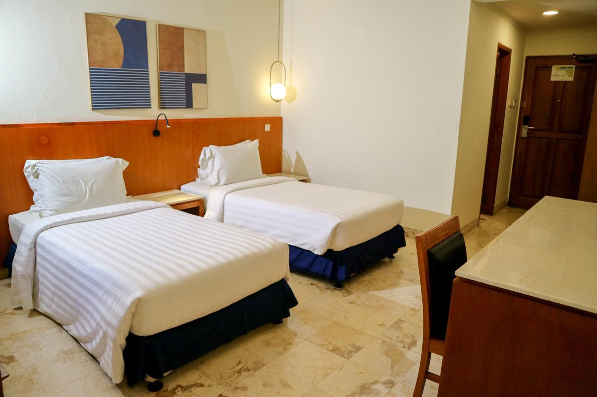 The Lagoon Bali Pool Hotel And Suites Legian  Exterior photo